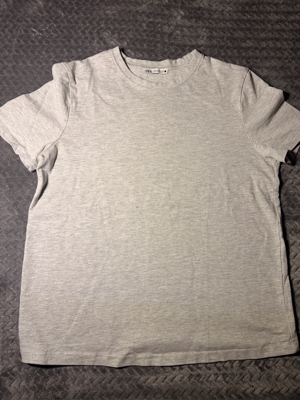 Zara Men Short Sleeve Crewneck T-Shirt in Heather Gray - Picture 1 of 3